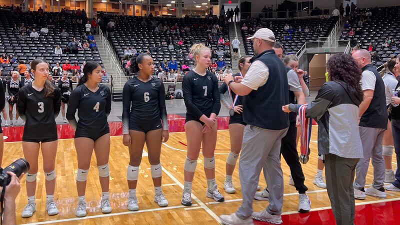 Randall falls in state title game to Davenport in five tough sets.